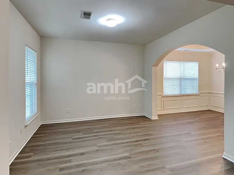 1637 Bradmere Ln — Photo 9