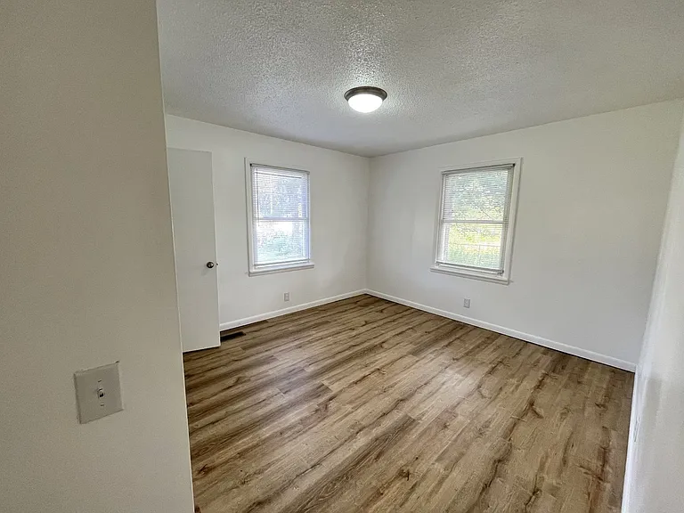 481 McQuade Cir — Photo 20