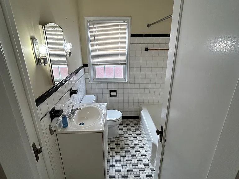 2116 Emerson Ave #4 — Photo 10