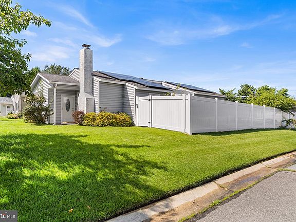 3rd image of 11 Willow Pl