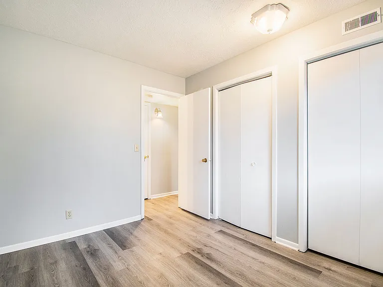 901 James Pkwy #2 — Photo 8