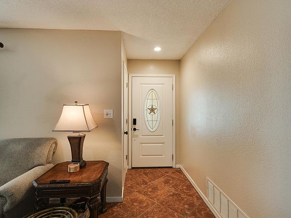 3rd image of 1 Shelly Cir