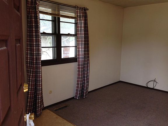 3rd image of 2323 N Kruse Ave APT 3