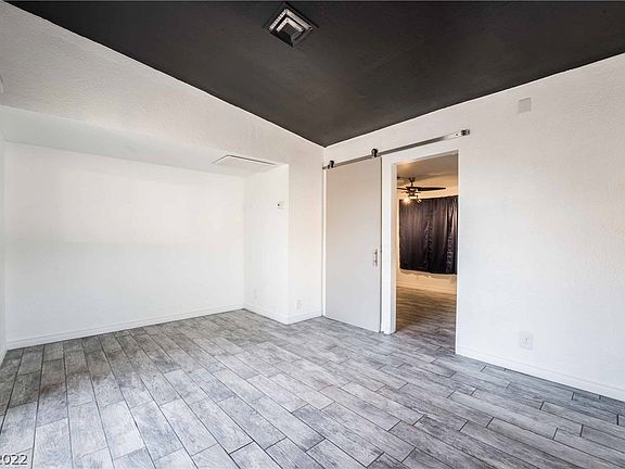 3rd image of 1412 E Carson Ave #1412