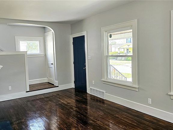 3rd image of 22031 Fuller Ave