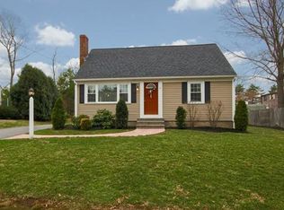 15 Dartmouth Rd, Walpole, MA 02081