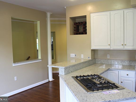 4th image of 4012 Dogberry Ln