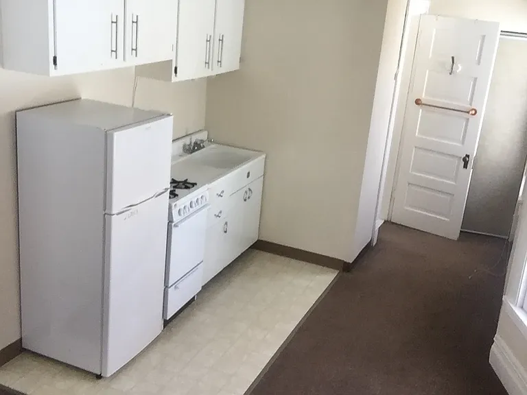2314 Bryant Ave S #4 — Photo 1