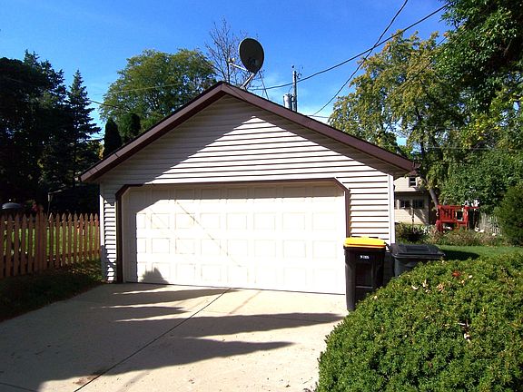 5th image of 4375 Glenway St