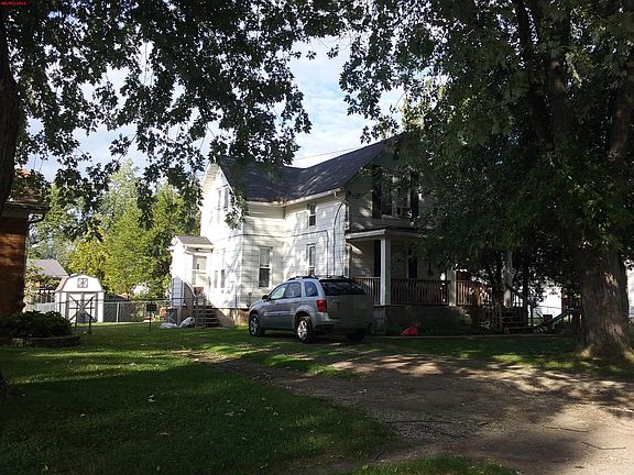 3rd image of 5942 Roseland Ave APT 1