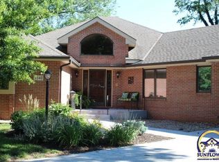 3340 SW Wanamaker Rd, Topeka, KS 66614