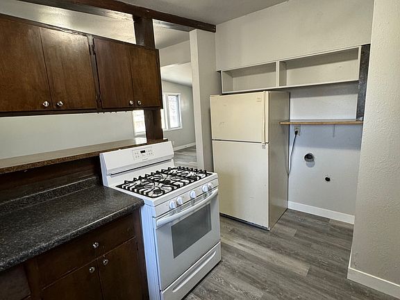 5th image of 647 Northborough Ln