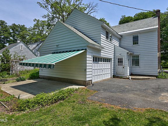 5th image of 1555 Dean Street