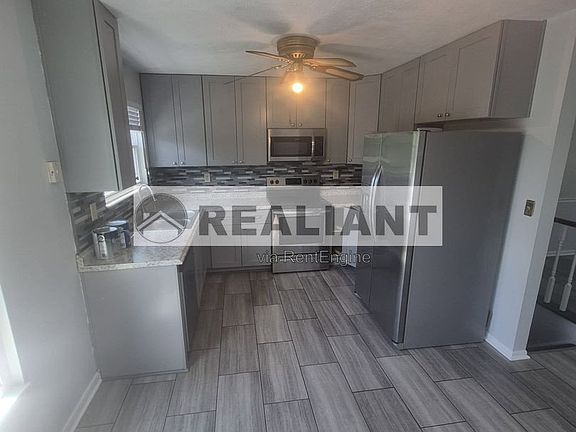 4th image of 1725 Promontory Dr