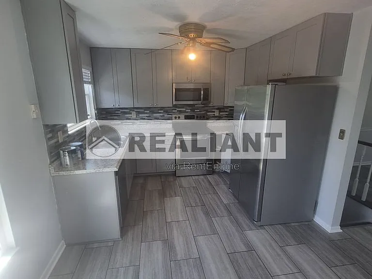 1725 Promontory Dr — Photo 4