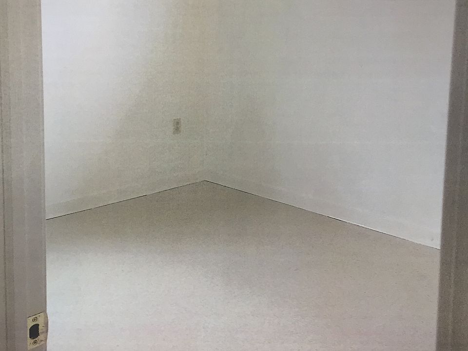 2nd image of 1032 Allaire Ave