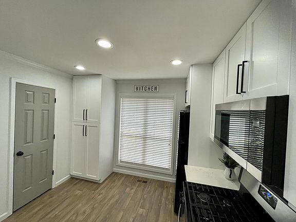 3rd image of 4345 Ivy Glen Ct SE