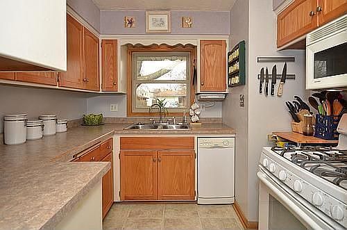 4th image of 6428 N Garden Grove Ln
