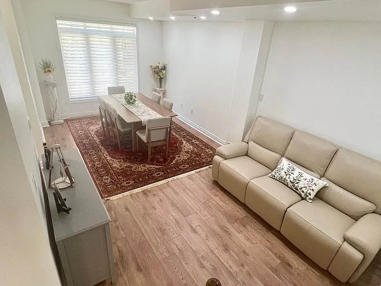 8 Brighton Pl #56 — Photo 3