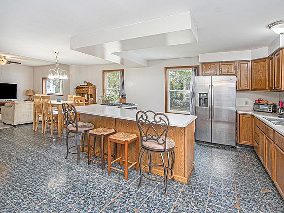 2nd image of 211 Helen Ave
