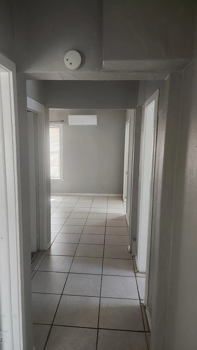 Building Photo - 549 Mulberry St #3