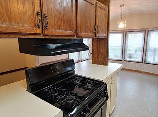 3 Bayberry St, Westland, MI 48186