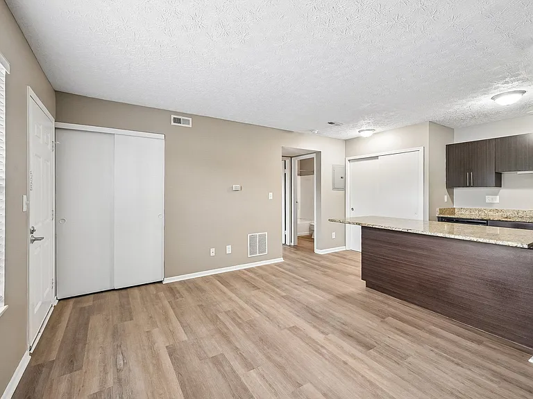 Bolton Estates Apartments — Photo 23
