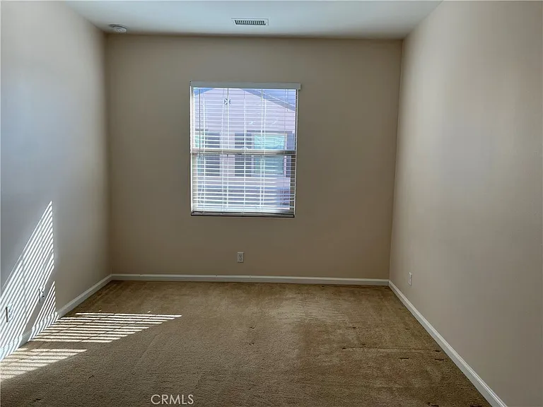 75 Darby — Photo 29