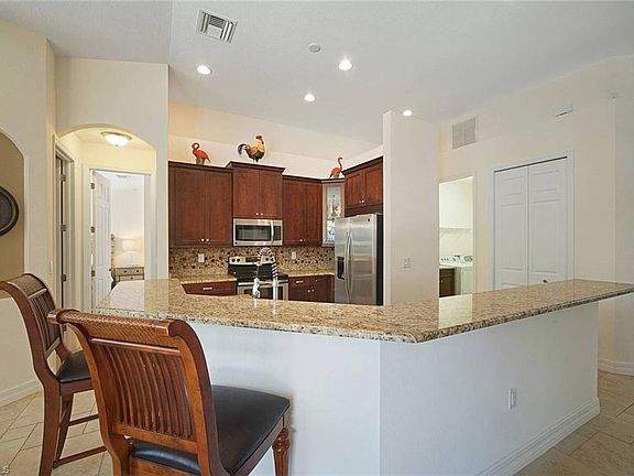 5th image of 4330 SW 19th Pl