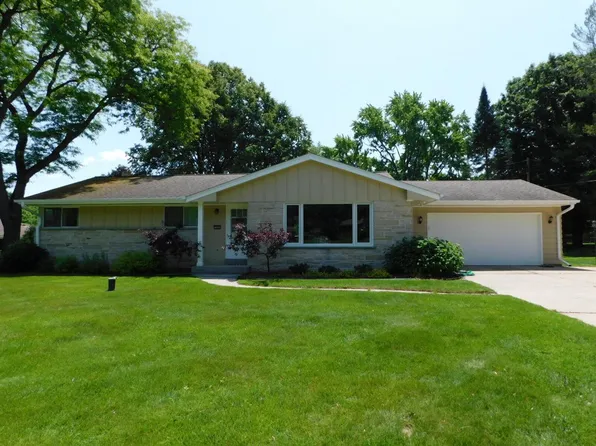 16305 Coronado COURT, Brookfield, WI 53005