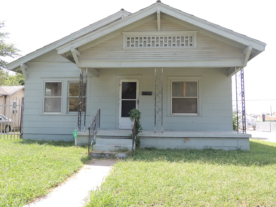 748 N Atlanta Ave