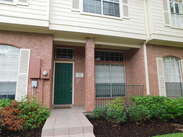 2710 Grants Lake Blvd #J2 — Photo 4