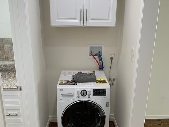 2nd image of 1262 Granville Ave #7