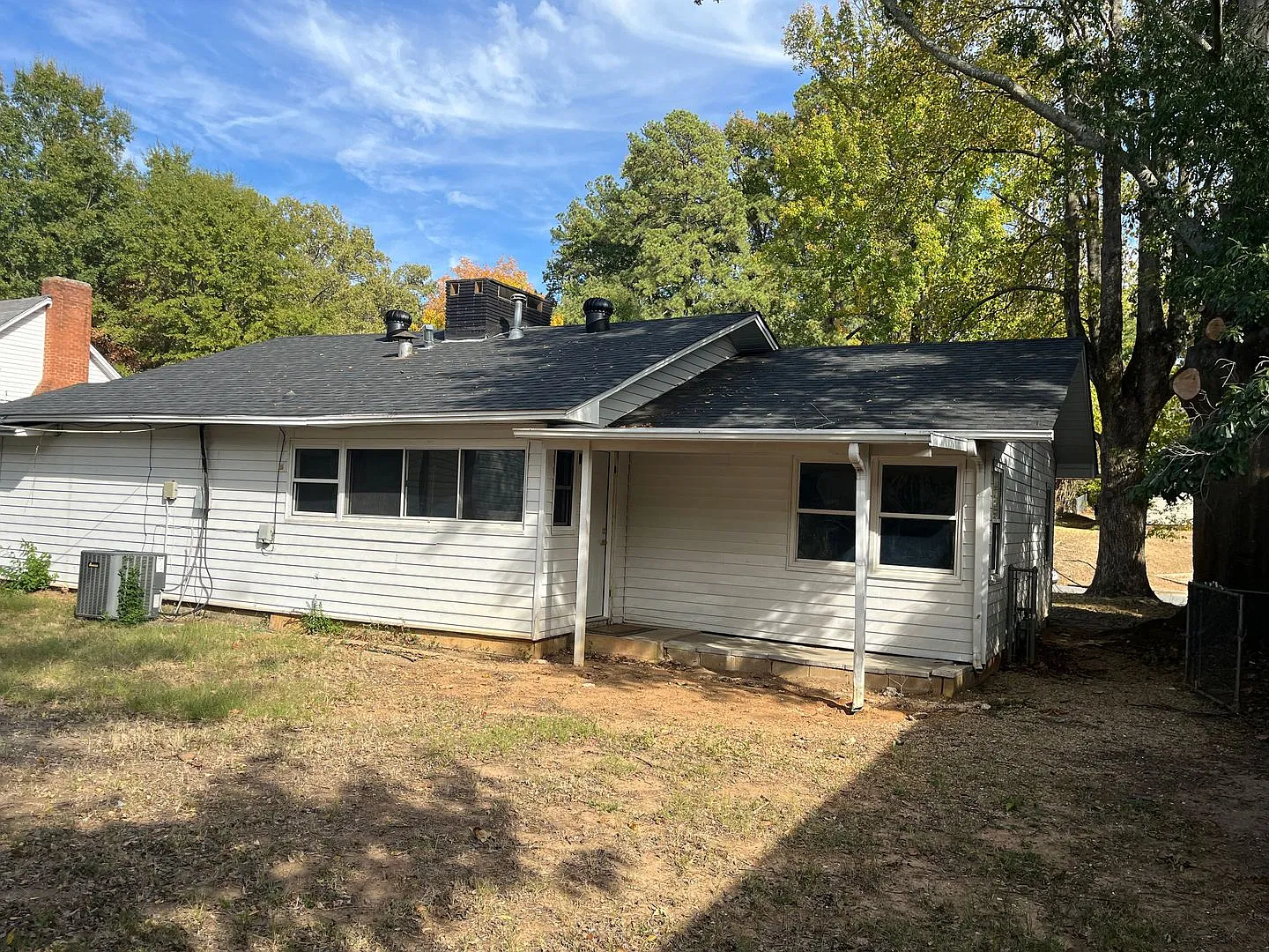 Nice 3 Bedroom 2 Bathroom house near Downtown Benton, Arkansas at 212 Lillian Street with Large W... — Photo 4