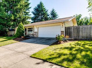 537 66th St, Springfield, OR 97478