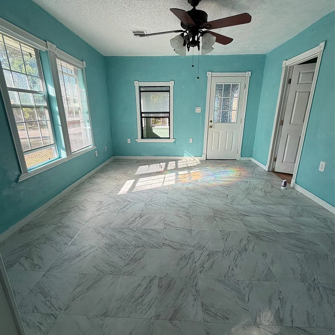 3 bed, 2.0 bath, 1170 sqft, $1,500 — Photo 3