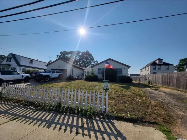 1132 Hunter Avenue, Valley Stream, NY 11580