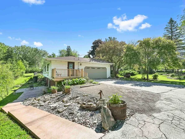 3644 W Mason St, Hobart, WI 54155