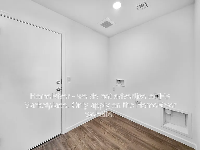 741 Dylan Ct — Photo 8