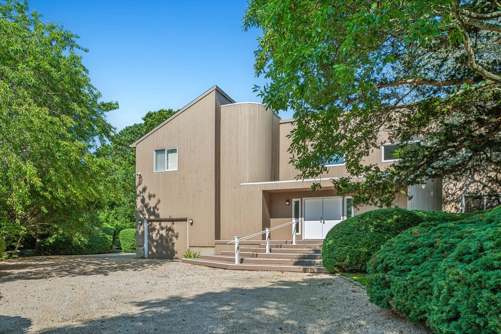  41 Sunset Ave, East Quogue