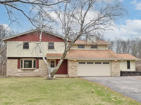 2326 Hall ROAD, Hartford, WI 53027