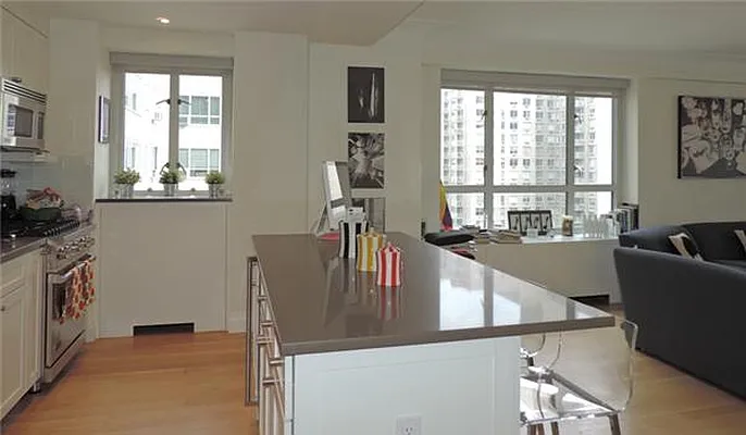 Rented by essential NEW YORK Real Estate | media 10
