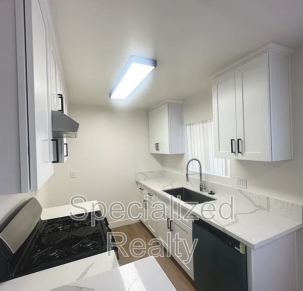 14718 Sylvan St. — Photo 4