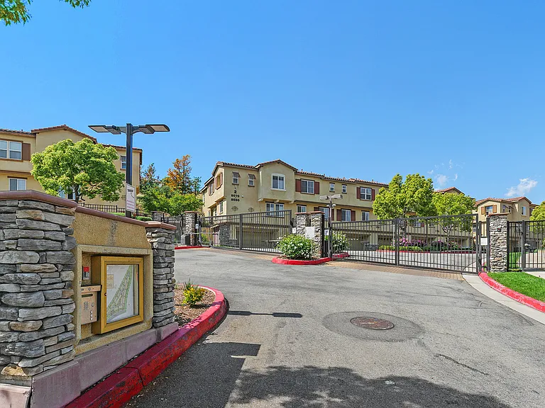 8011 City View Pl — Photo 37