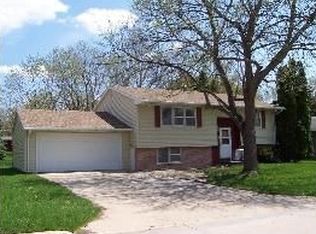 905 Angier Dr, Storm Lake, IA 50588