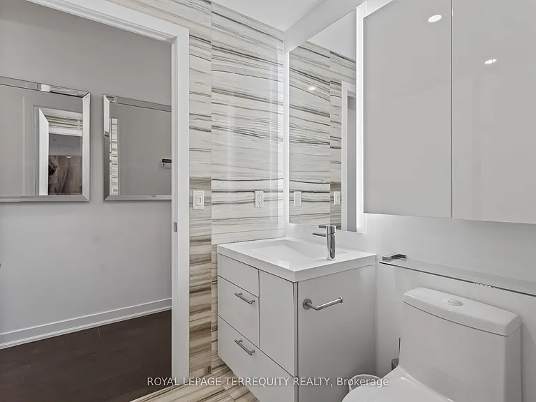 199 Richmond St W #1201 — Photo 11