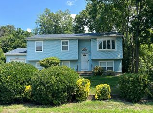 169 Governor Ave, West Babylon, NY 11704