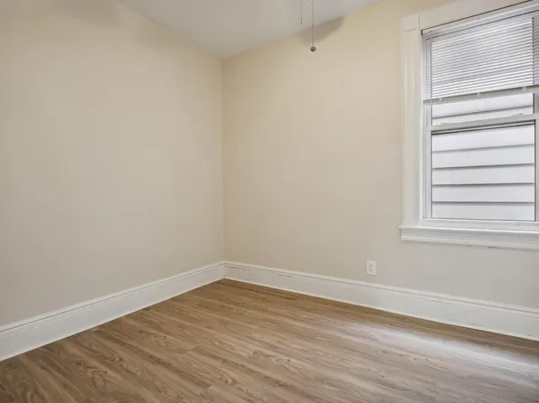 101 West 6th Street image 2 of 17