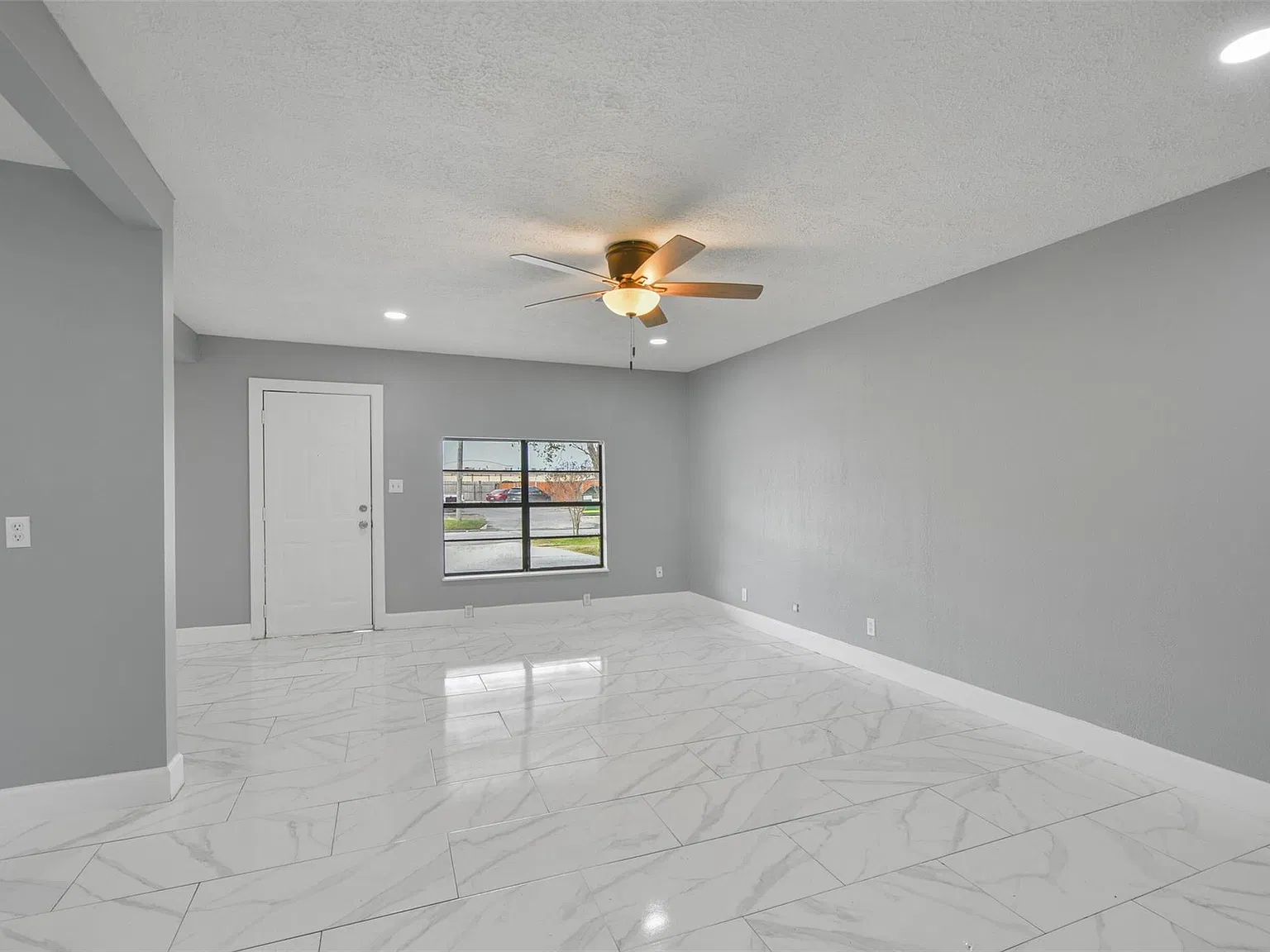 3 bed, 2.0 bath, 1662 sqft, $1,850 — Photo 4
