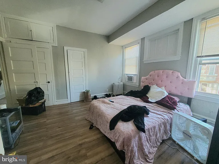 4960 Chestnut St #2 — Photo 9